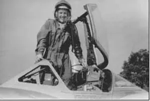 Peter after solo flight in a T11 The FB9 cockpit presented difficulties for - фото 48