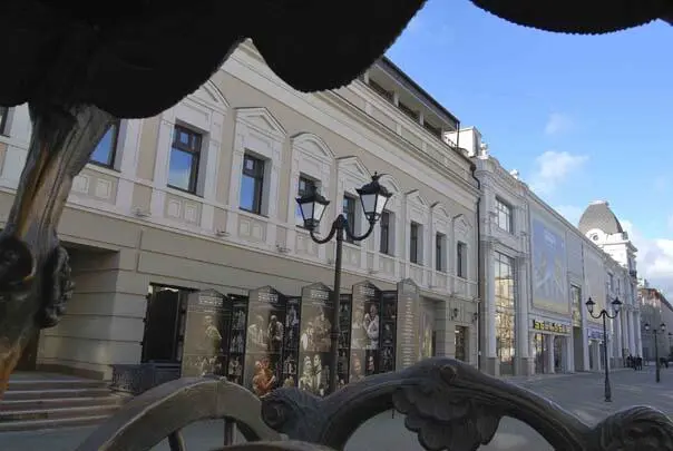 Дом Меркулова С 1914 года и по настоящий момент в нем размещен театр о чем - фото 64