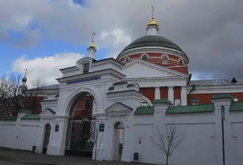 Вход на территорию Богородицкого собора За стеной виднеется красная - фото 92