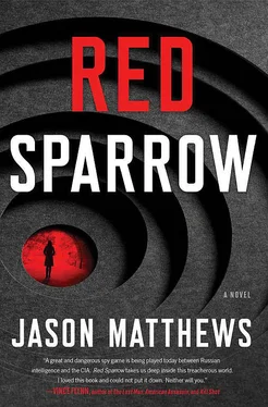 Jason Matthews Red Sparrow обложка книги