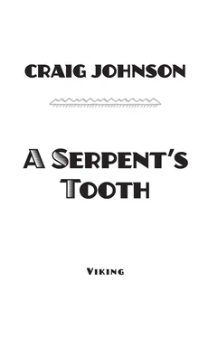 Craig Johnson A Serpent's Tooth: A Walt Longmire Mystery обложка книги