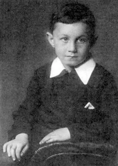 Юрий Ларин 1941 В годовалом возрасте у него отняли и отца и мать - фото 38