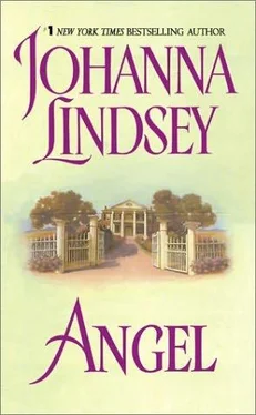 Johanna Lindsey Angel обложка книги