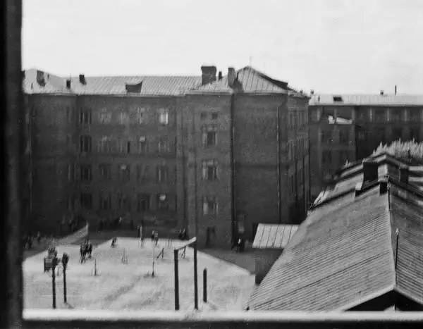 Вид из окна Бабушкиной и Мишенькиной комнаты Вид из окна родительской - фото 81