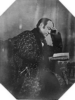 1842 Со снимками людей которых больше не бывает всё ясно Я рассматриваю - фото 23
