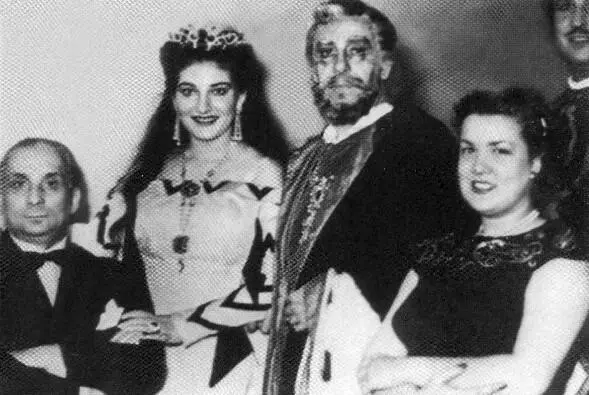 Мария Каллас слева в опере Сицилийская вечерня Дж Верди 1951 Мария с - фото 5