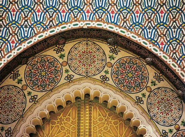 Мавританские орнаменты на воротах королевского дворца в Фесе Мединарайона - фото 7
