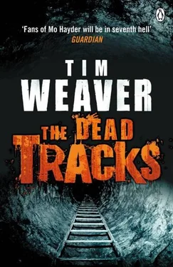 Tom Weaver The Dead Tracks обложка книги