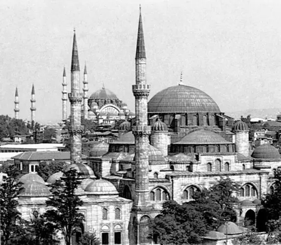 Рис 107 Мечеть Наследника в Стамбуле Построена якобы в 15441548 годах при - фото 107