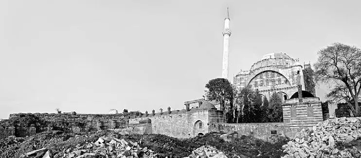 Рис 108 Мечеть принцессы Мирихмах в Стамбуле Мечеть находится на - фото 108