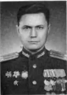 С Д Тютюников 1947 г Герой Советского Союза А Н Потемкин 1946 г - фото 17