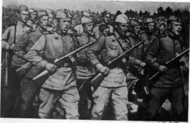 Пехота на марше П М Шафаренко 1941 г Г Д Емельянцев 1945 г - фото 4