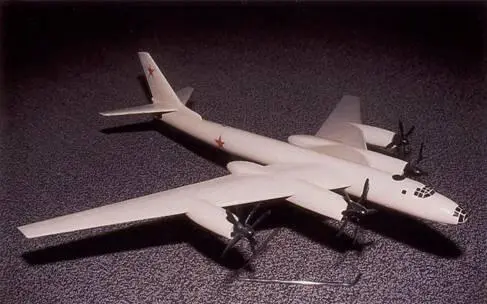 Модель самолета Ту951 совершившего первый полет 11 ноября 1952 года С - фото 5