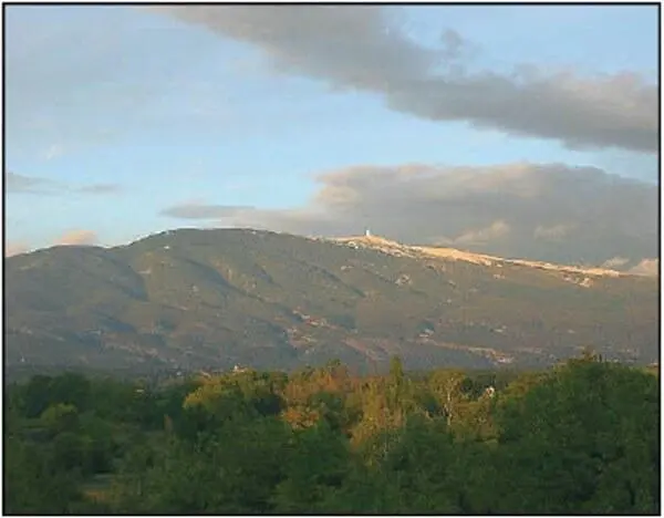 23 Das große Leuchten Der Mont Ventoux wörtlich windiger Berg ist der - фото 23