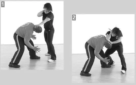 Hook Punch A hook punch is suitable when your opponent is close Rather than - фото 117