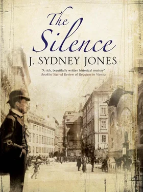 J. Jones The Silence обложка книги