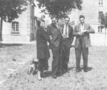 Кембридж штат Массачусетс 1947 год Слева направо Джанет Фельзер Логан - фото 9