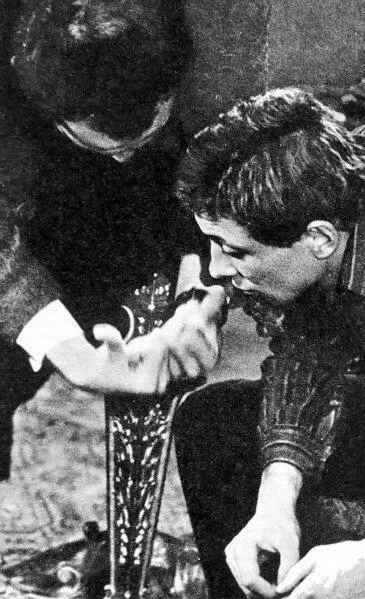 И Васильев и О Даль на съемках телеспектакля Удар рога по А Састрэ 1969 - фото 28