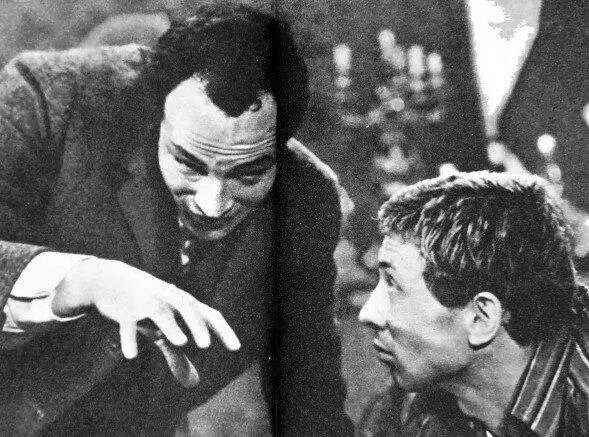 И Васильев и О Даль на съемках телеспектакля Удар рога по А Састрэ Даль - фото 31