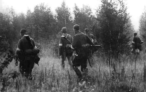 Солдати добровольчого полку Десна сформованого на базі 615 українського - фото 8
