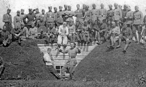 Солдати 115 шубатальйону на бункері опорного пункту 1943 р Офіцери 115 - фото 18