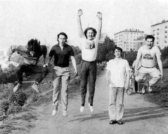 Группа Небо и Земля образца 1988 года Фото В Марочкина Гитарист - фото 24