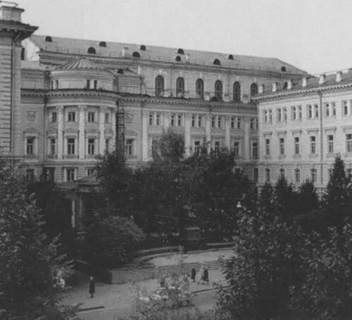 Сегодня в особняке Дашковой находится Московская консерватория Иван Шувалов - фото 24