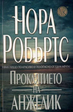 Нора Робъртс Проклятието на Анжелик обложка книги