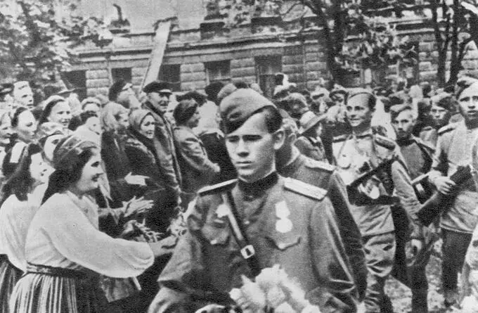 Могли ли входившие в Таллин бойцы и офицеры знать что имени города суждено - фото 28