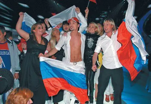 На сцене после объявления результатов Триумфаторы Евровидения2008 - фото 55