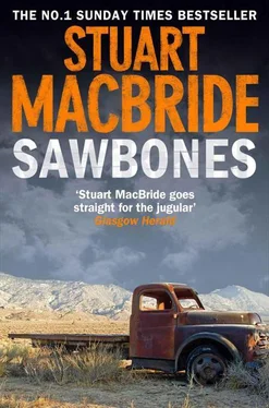 Stuart MacBride Sawbones обложка книги