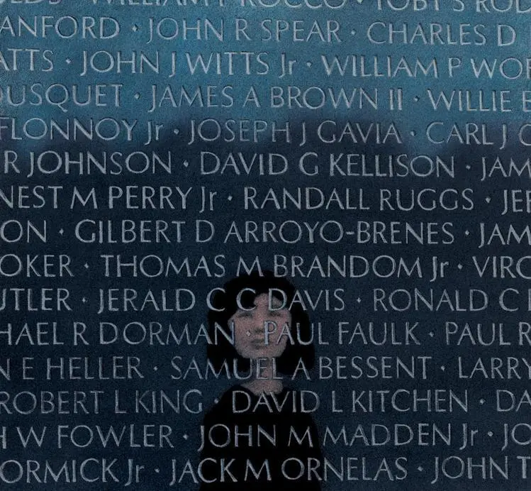 A woman named Maya Lin designed the Vietnam Veterans Memorial to remember those - фото 18