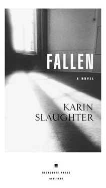 Karin Slaughter Fallen обложка книги