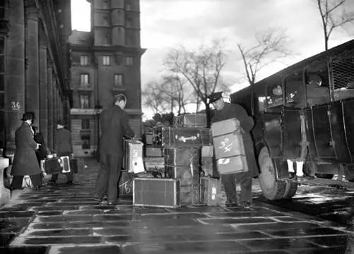 Fortynine suitcases belonging to victims arrive at 36 Quai des Orfèvres - фото 19