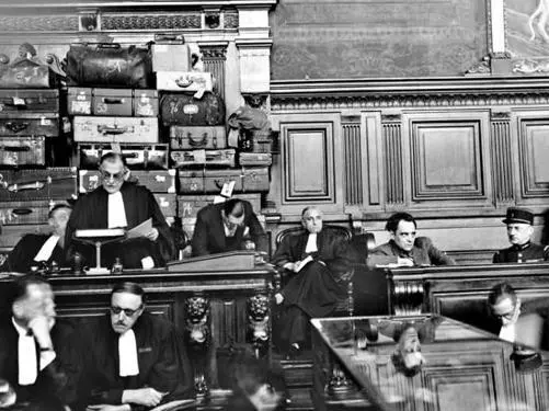 In court Petiot put on a show and the trial soon became a circus - фото 22