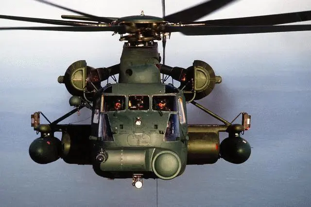 вертолёт Sea Stallion ВВС ВША Люк открылся и из него как она и предполагала - фото 15