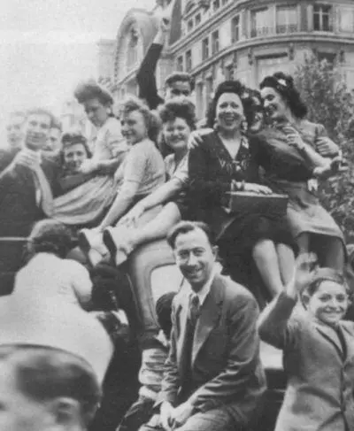 Париж свободен Август 1944 г Вход в парижское метро Архитектор Г Гимор - фото 4