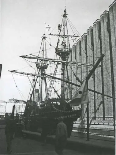 Реплика Золотой лани Ф Дрейка у Лондонского моста Оксфордстрит главная - фото 49