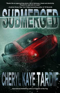 Cheryl Tardif Submerged обложка книги
