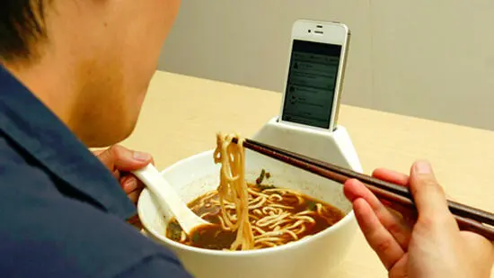 Antiloneliness Ramen Bowl появится в продаже в апрелемае 2013 года но её - фото 72