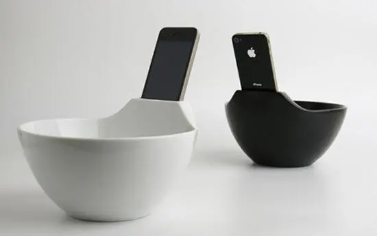 Antiloneliness Ramen Bowl это миска со встроенной докстанцией под iPhone - фото 71