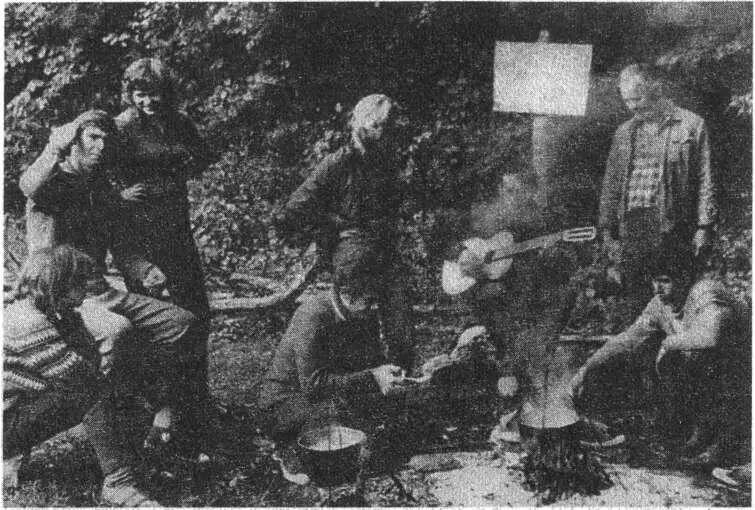 Приготовление ужина в Васильковской балке 1974 г Самое деятельное участие в - фото 7