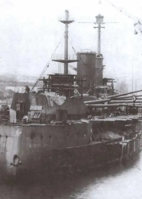 Знаменитый линкор Императрица Мария в 1914 г Императрица Мария в 1915 г - фото 9