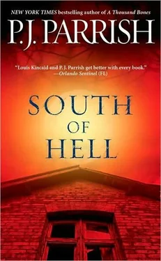 P. Parrish South Of Hell обложка книги