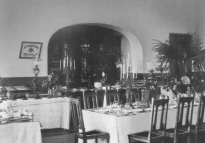 Буфет для пассажиров I и II класса на станции Интерьер вагонаресторана 1920х - фото 44