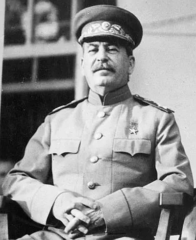 Иосиф Сталин 1945 г ВМ Молотов и Полина Жемчужина справа на отдыхе - фото 10