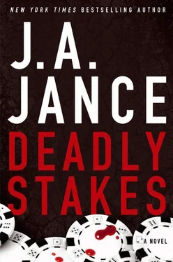 J. Jance Deadly Stakes обложка книги