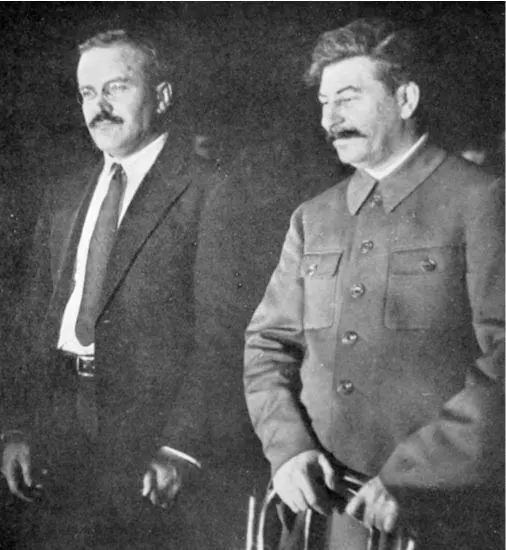 25 Stalin together with Vyacheslav Molotov 26 Line drawing by V N Deni - фото 30