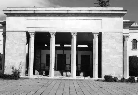 46 Shrine to Stalin built over and around one of his childhood homes in Gori - фото 51