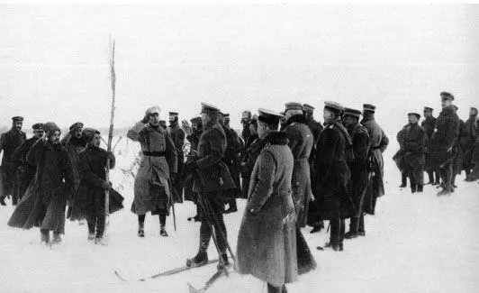 3 An encounter between German and Russian troops in the neutral zone Hoover - фото 10